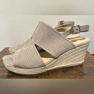 Liz Claiborne Women’s Hatcher Koala Gray Wedge Sandals NWT Size 11